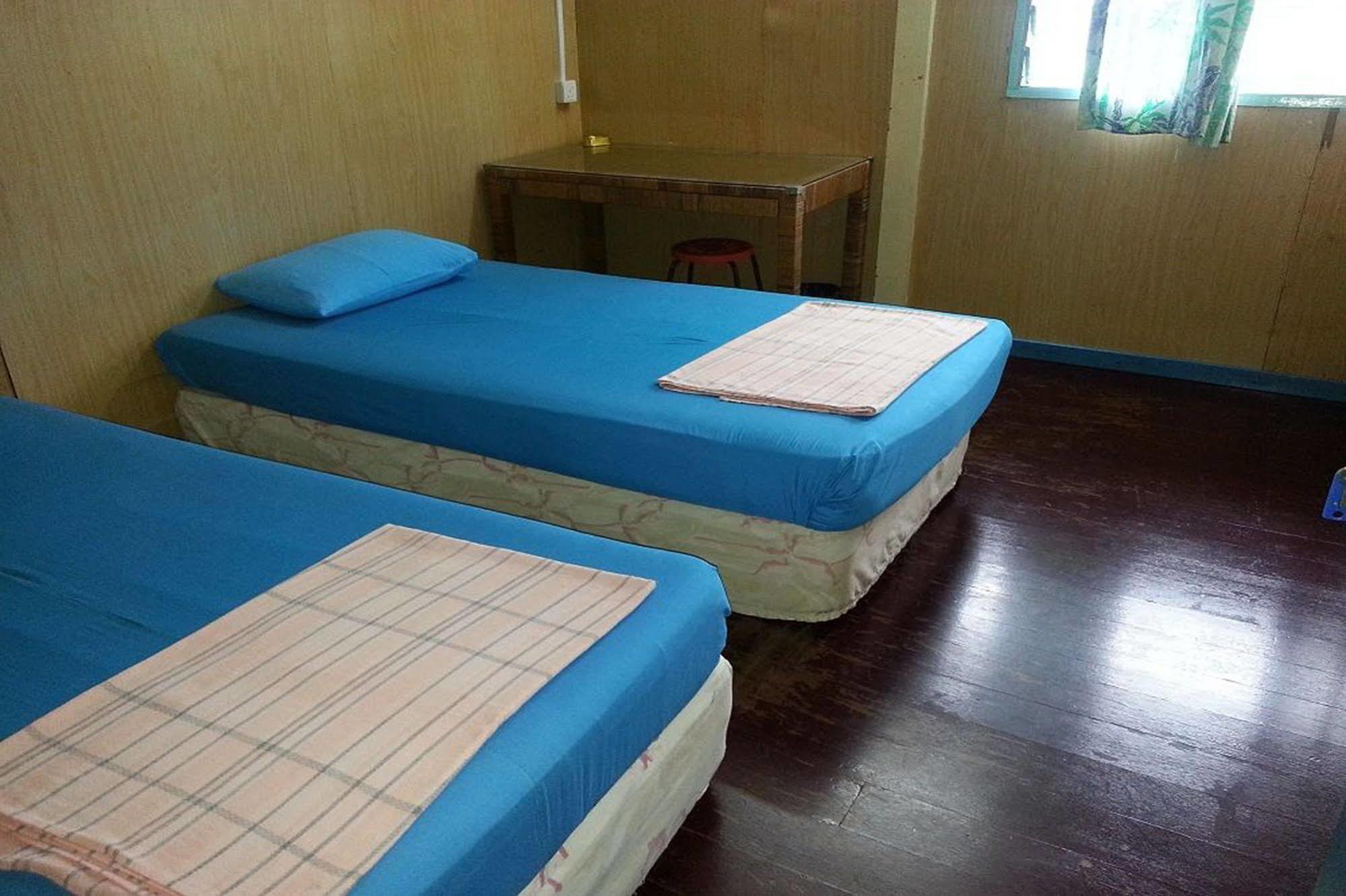 Baba'S Guest House By The Sea Batu Ferringhi Esterno foto